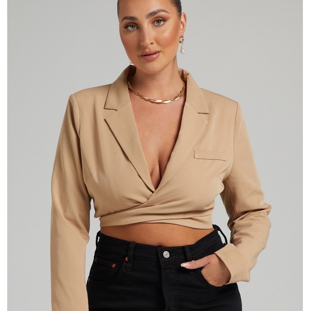 US6/M — crop blazer top with tie waist